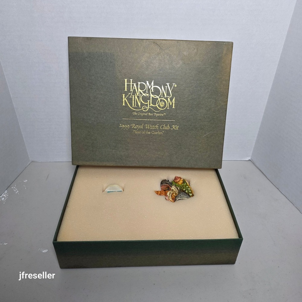 Harmony Kingdom 1999 Royal Watch Club Beneath Changing Seas Figurine Pin Box Set